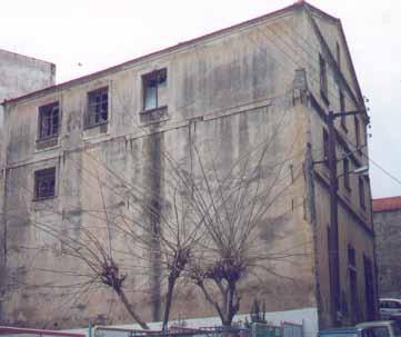 5.6 Μορφολογικά χαρακτηριστικά Παρατηρώντας την αρχιτεκτονική των βιομηχανικών κτιρίων της πρώτης περιόδου [τελευταίες δεκαετίες του 19ου αιώνα ως τη δεύτερη δεκαετία του 20ου], στην οποία