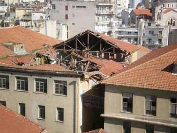 δοκοί που συνιστούν τη βαθμιδοφόρο τους