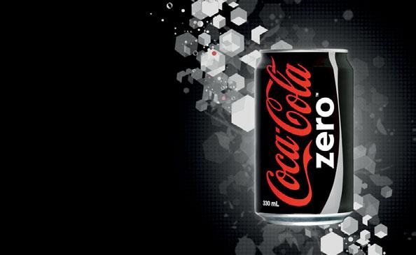 Членове / μέλη Популярната в цял свят газирана напитка Coca-Cola Zero вече се предлага и на българския пазар. Coca-Cola Zero има автентичния Coca-Cola вкус, но без захар.