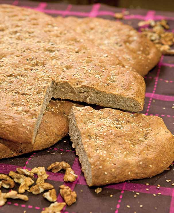 IΔΕΕΣ & ΣΥΝΤΑΓΕΣ Λαγάνες Με σίκαλη και καρύδια --ΥλικΑ Αλεύρι μαλακό Αλεύρι σίκαλης Αλεύρι κίτρινο Νερό