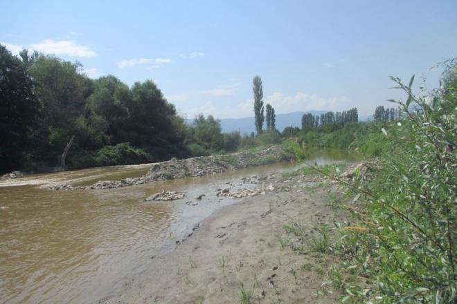 Воедно, карактеристики на реката Лепенец во оваа зона се: малите подолжни наклони и депонирање на еродиран материјал.