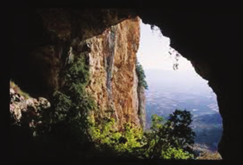 Σπηλιά του Οδυσσέα Ανδρούτσου β) Τιθορέα Πλατανάκος Αη Γιώργης σπηλιά.