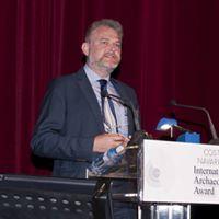 Ο τιμώμενος πραγματοποίησε ομιλία με τίτλο Η πορεία και οι Προοπτικές της Αρχαιομετρικής Έρευνας.