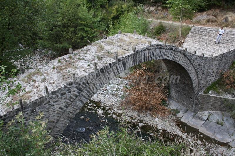 Το γεφύρι της Γκρίκας στον Αμπελώνα