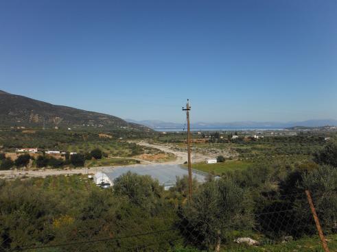 Άστρους, η δεύτερη στην είσοδο του Λεωνιδίου και η τρίτη στην οδό Δολιανά-'στρος.