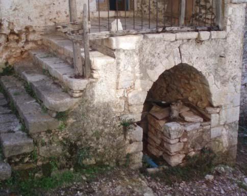 ΣΚΑΛΕΣ Είναι αναπόσπαστο στοιχείο του τυπικού γορτυνιακού σπιτιού το