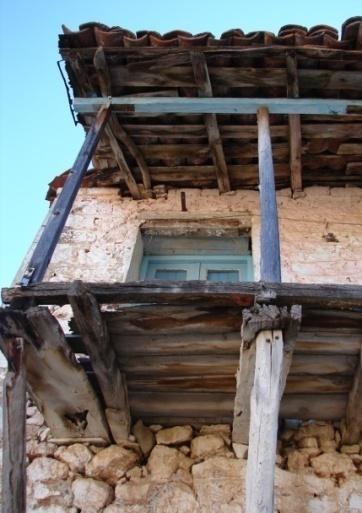 κλασσικιστικές επιδράσεις.