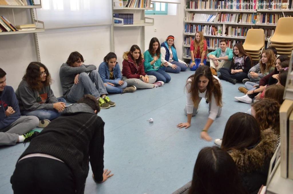 Αργότερα επιστρέψαμε στο σχολείο,όπου μας περίμενε η σκηνοθέτης του