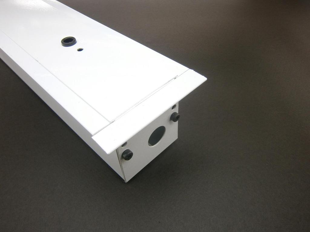 Model: BOX RB1 (χωνευτό) Χρώμα: Λευκό και σε 20 διαφορετικούς Διαστάσεις: 25cm 50cm 75cm 100cm Εξαρτήματα: τερματική τάπα, σύνδεσμος, στήριγμα οροφής, στήριγμα