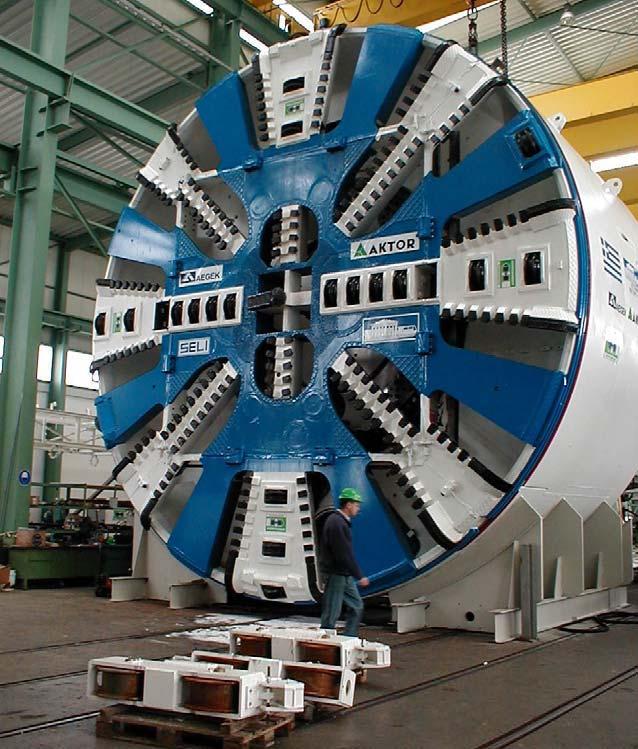 Η αρχή λειτουργίας της μηχανής με ασπίδα EPB, σε ασταθείς εδαφικές καταστάσεις, είναι η ελαχιστοποίηση των επιφανειακών καθιζήσεων, μέσω του ελέγχου της φυσικής εδαφικής πίεσης (υποστήριξη