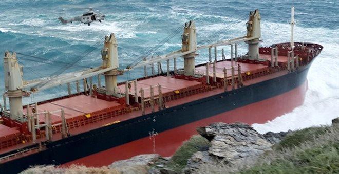Μια επίσης δύσκολη αλλά με επιτυχή έκβαση επιχείρηση Έρευνας και Διάσωσης αποτελεί και η βύθιση πολυτελούς θαλαμηγού (βλ. εικόνα 9) ανοιχτά της Σκύρου στις 17 Φεβρουαρίου 2012.