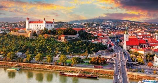 Η Μπρατισλάβα μία από τις νεότερες σήμερα πρωτεύουσες της Ευρώπης, η οποία μετά την κατάκτηση της Βουδαπέστης από τους Τούρκους στα μέσα του 16ου αιώνα, υπήρξε επί 150 χρόνια πρωτεύουσα της Ουγγαρίας