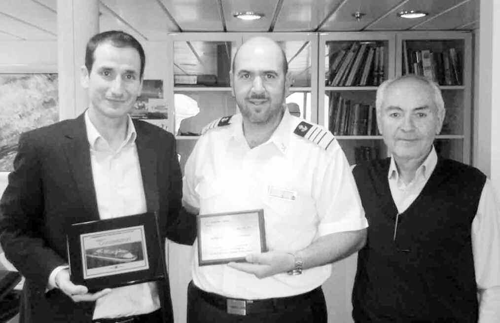 Νέιθαν για σένα να βγαίνεις με τον σχεδιαστή πάρτι διαδικτυακή δημοπρασία γνωριμιών