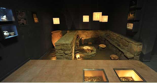 Ιδαίον Άντρον Κρήτης Έχουν ανακαλυφθεί αντικείμενα ακόμα και από τη μινωική εποχή, όπως αρχαϊκά 