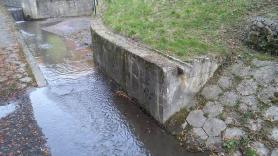 5 Zajednička građevina Na betonskim površinama vide se tragovi starenja u obliku ozrnjavanja i listanja betona.