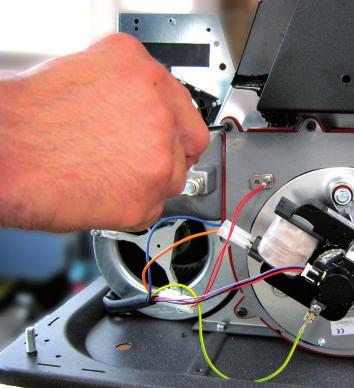 Nos centres d installation et de maintenance autorisés sont préparés à intervenir en toutes circonstances, rapidement et avec une compétence particulière sur les détails de l installation.