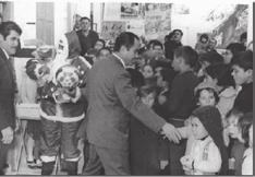 είχε συνθέσει! Αρχίζει λοιπόν και βάζει ενδιάμεσους στίχους (αυτούς με τα αστεράκια).