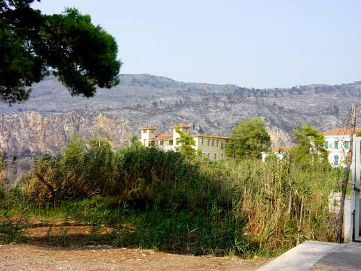 Ηρακλή, εξ ου και η δυσάρεστη οσμή των νερών.