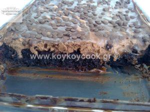 ΥΛΙΚΑ-ΕΚΤΕΛΕΣΗ ΓΙΑ ΤΗΝ ΣΑΝΤΙΓΥ ΣΟΚΟΛΑΤΑΣ 2 φλιτζάνια κρέμα γάλακτος 35% λιπαρά 1/2 φλιτζανιού ζάχαρη