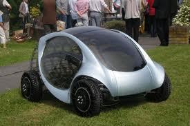 Ηλιακά Αυτοκίνητα Ηλιακό αυτοκίνητο είναι ηλεκτρικό όχημα που τροφοδοτήται απο ηλιακή ενέργεια και μπορεί να αναπτύξει ταχύτητα έως 65 χιλιόμετρα