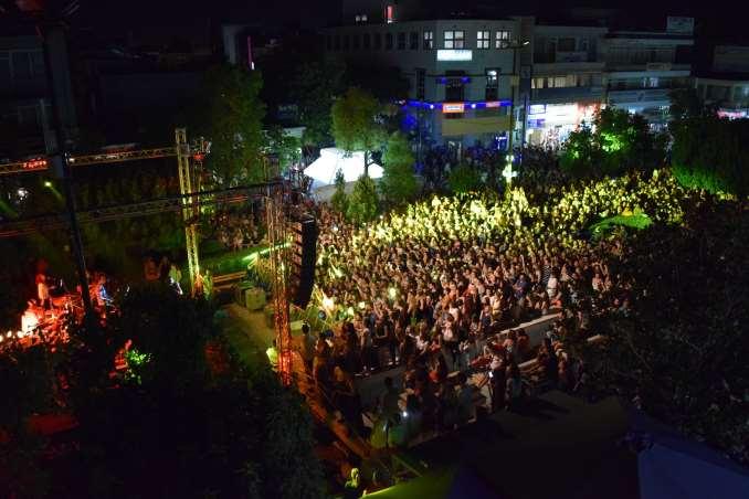 Στιγμιότυπα από τις συναυλίες και τις εκδηλώσεις κατά τη διάρκεια της «Λευκής Νύχτας» στον Δήμο Ιλίου.