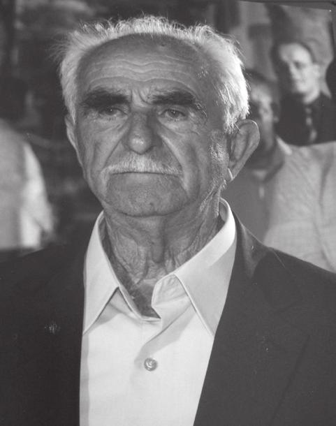 Κατσαρού Ουρανία του Γεωργίου και Το νιόπαντρο ζευγάρι με τους γονείς του γαμπρού. Παναγιώτη και της Βάιας. Κουμπάρα η Λαμπρούση Φωτεινή του Σπύρου και της Δήμητρας.