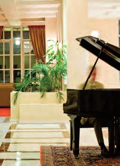 ΤΟ SMART ALL INCLUSIVE ΠΕΡΙΛΑΜΒΑΝΕΙ Πλούσιους μπουφέδες πρωί, μεσημέρι & βράδυ Εορταστικούς μπουφέδες παραμονή & ανήμερα Χριστούγεννα & Πρωτοχρονιά ντόπιο κρασί σε καράφα,
