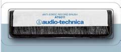 καινοτόμο καθαριστικό υγρό (formula Audio-Technica) και κοίλο βουρτσάκι για την τοποθέτηση του, επιτυγχάνοντας υγρό καθαρισμό των δίσκων βινυλίου Βελτιώνει την