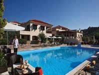 Skopelos Holidays Hotel & Spa 5* (πρωινό) Χώρα της Σκοπέλου Aυτό το ξενοδοχείο 5 αστέρων βρίσκεται μόλις 1,4χλμ.