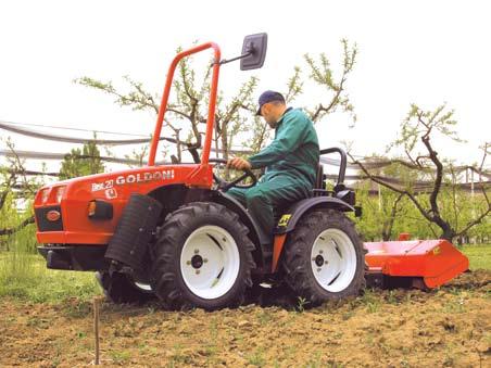 20 4 TRAKTORJI Z ENAKIMI KOLESI Zanesljivost v kompaknih merah Base 20 je idealen traktor bodisi za