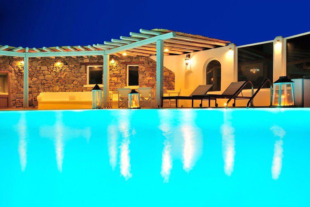 north you will find countless fragrant pine forests, old monasteries such as Galataki and Osios David, the beautiful settlement of Limni Evias, the Drimonas waterfalls and Edipsos.