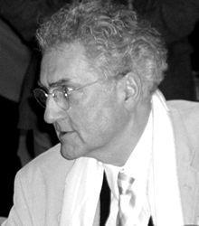 2.2 Léon Krier Ο αρχιτϋκτων, θεωρητικόσ και πολεοδόμοσ Léon Krier γεννόθηκε το 1946 ςτο Λουξεμβούργο (βλ. Εικόνα 22).