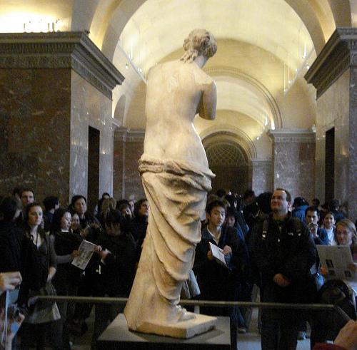 Voutier, ο οποίος κατάλαβε ότι επρόκειτο για έργο μεγάλης αξίας και ειδοποίησε το Γάλλο πρόξενο στη Μήλο.