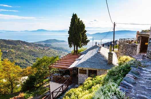 ΑΠΟΚΡΙΕΣ ΣΤΗΝ ΕΛΛΑΔΑ 9 Πανόραμα Καστοριάς και «Μπουμπούνες» Μουσείο Κέρινων Ομοιωμάτων - Πρέσπες - Δισπηλιό - Νέο Ενυδρείο - Νυμφαίο 1η μέρα: Αθήνα - Μουσείο Κέρινων Ομοιωμάτων - Καστοριά Πρωινή