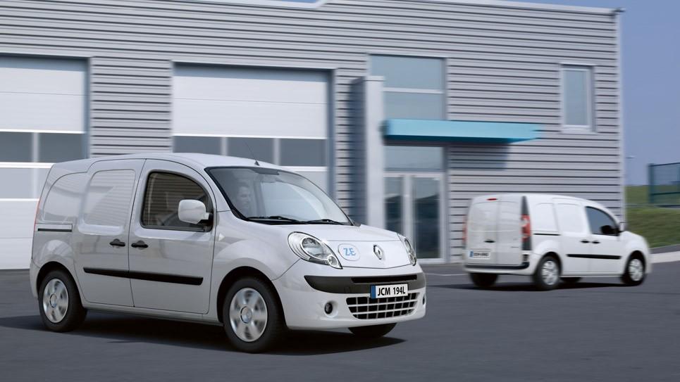 2. RENAULT KANGOO ZE Μέσο του 2011 Γενικά Χαρακτηριστικά: Διαστάσεις; Μ 4,21 m x Π 1,83 m x Υ 1,82 m Αριθμός θέσεων 2 Κίνηση Εμπρόσθιοι τροχοί Ηλεκτρικός κινητήρας 44 kw Αυτονομία 160 km Μέγιστη