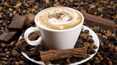 Cappuccino Αυτός ο πασίγνωστος καφές -ή κάτι που του μοιάζει τέλος πάντων- έχει γίνει το... εθνικό μας ποτό.