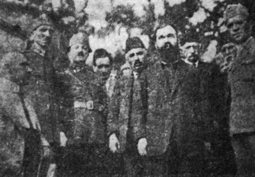 Ο Φαν Νόλι με μερικούς υπουργούς