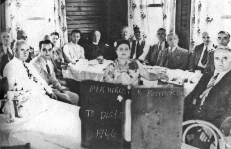 O Φαν Νόλι σε εκδρομή με τους