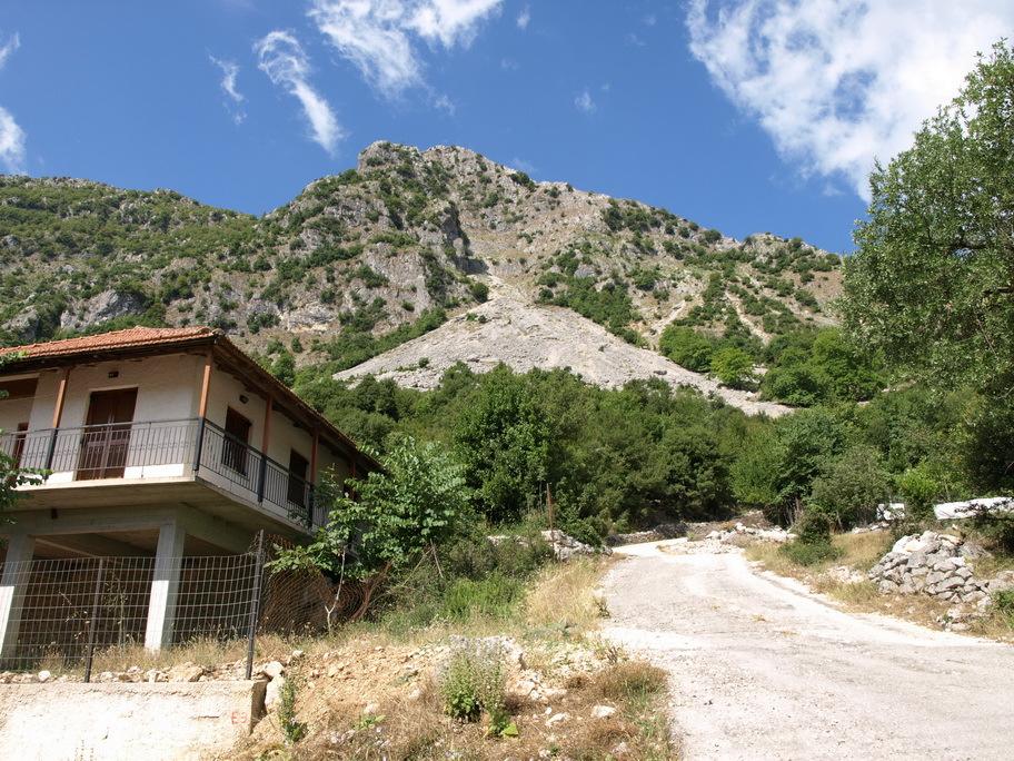 Εικόνα 35 Άποψη της κατολίσθησης στο συνοικισµό Μαχαλά του