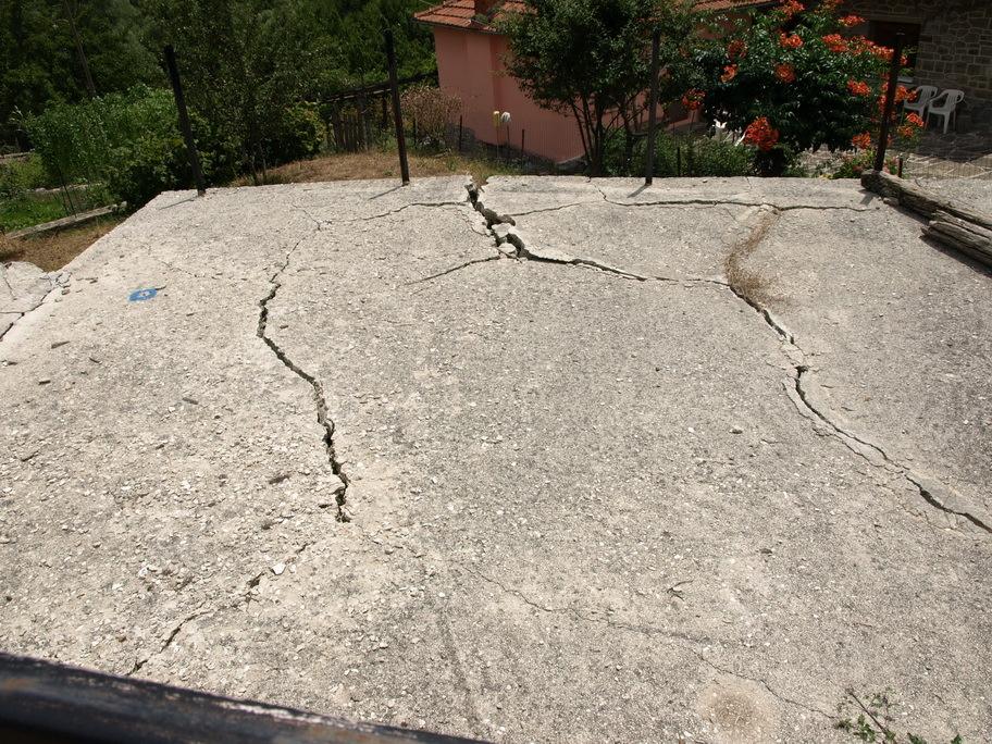 κατολίσθηση Εικόνα 73 Αίθριος χώρος, της ίδιας