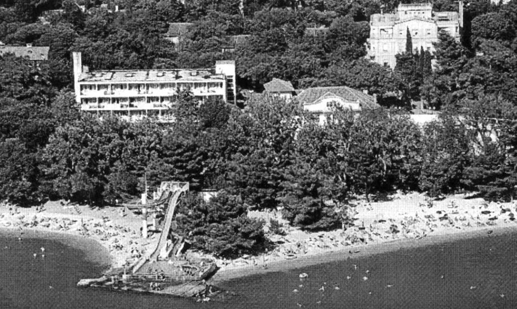 6 Akcije LJETOVANJE ZA»LANOVE Kao πto je poznato, naπa Udruga veê niz godina organizira za svoje Ëlanove ljetovanje na moru pod vrlo povoljnim uvjetima.
