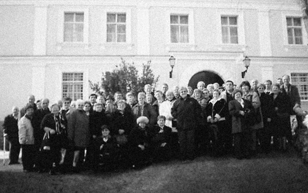 8 Akcije Krenuli smo dalje i navratili u Zagorsku katedralu "Uznesenje Majke Boæje" u Pregradi. Tu nas je doëekao mnsg.vlë.