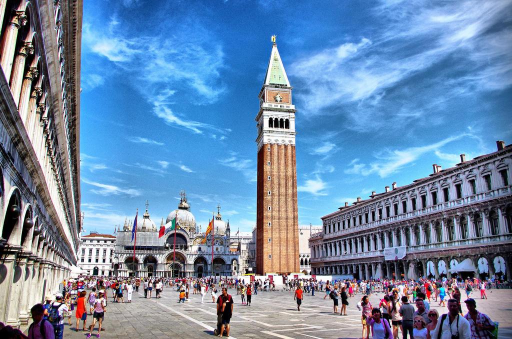 Piazza