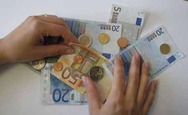 KAJ DOGAJA Ali lahko z zakoni izboljšamo plačilno disciplino Komu bodo koristile spremembe finančne zakonodaje, se zadnje tedne sprašujejo v marsikaterem slovenskem podjetju. poravnavajo.