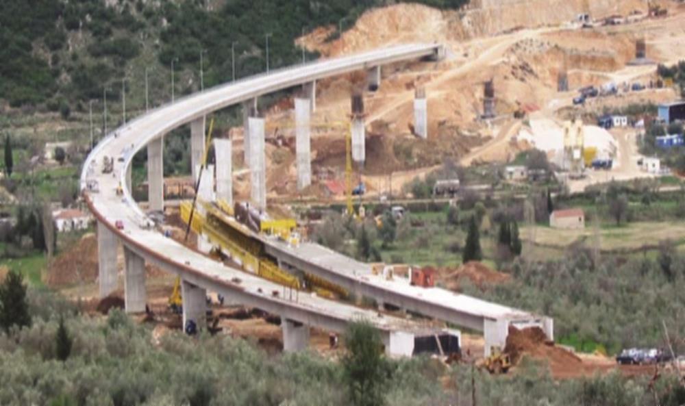 Γέφυρα Κρυσταλλοπηγής (2004) (DENCO AE/MHXANIKH AE) 1 η ελληνική εφαρμογή μονολιθικής ζεύξης καταστρώματος και βάθρων από τα πολύ μεγάλα συνεχή