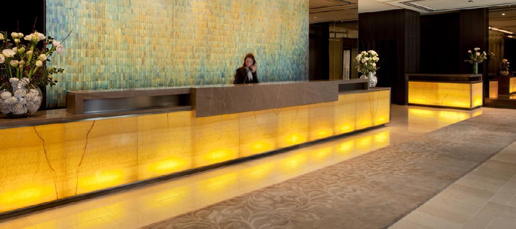 KΟΙΝΟΧΡΗΣΤΟΙ ΧΩΡΟΙ COMMUNAL AREAS eltec multiglass Υγρό καθαρισμού τζαμιών γυάλινων επιφανειών. Multi purpose hard surface and glass cleaner.