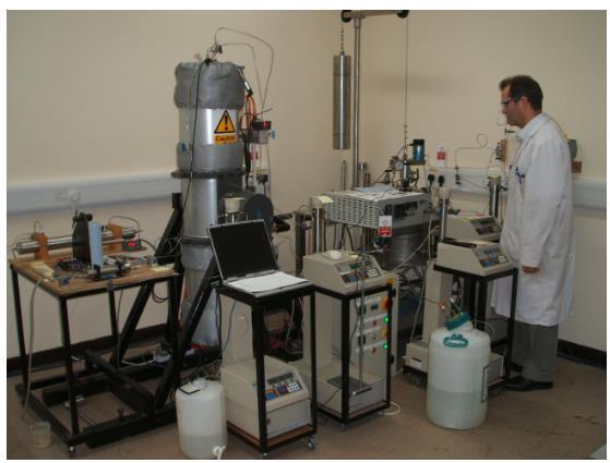 Εργαστηριακά πειράματα σε μεταλλοφόρα γεωλογικά πετρώματα κατάλληλα για την εφαρμογή της τεχνολογίας EGS -CHPM (1) Οι εργαστηριακές έρευνες στοχεύουν στην