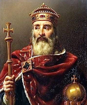 Ο Πεπινος βασιλιάς των Φράγκων από το 752 ως το 768. Πατερας του Καρλομάγνου. Φέρει στέμμα και σκῆπτρο και το μῆλον, orbs. Δανικά ρεγκάλια. (σύμβολα βασιλέων).