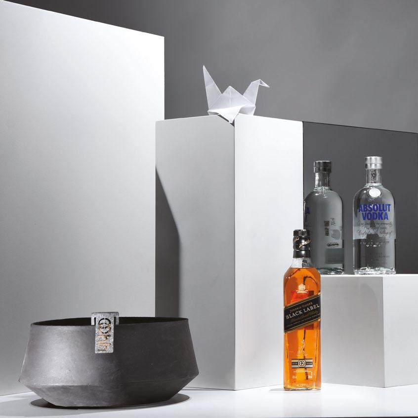 60 61 Felt Basket Large #1855A 1b. Jameson 0.7lt 1b. Serkova 0.7lt 1b. Gordon s 0.7lt 1b. Giffard Liqueur 0.7lt 100.13 80.75 + ΤΑΧ Tokyo Bowl #1854A 1b.