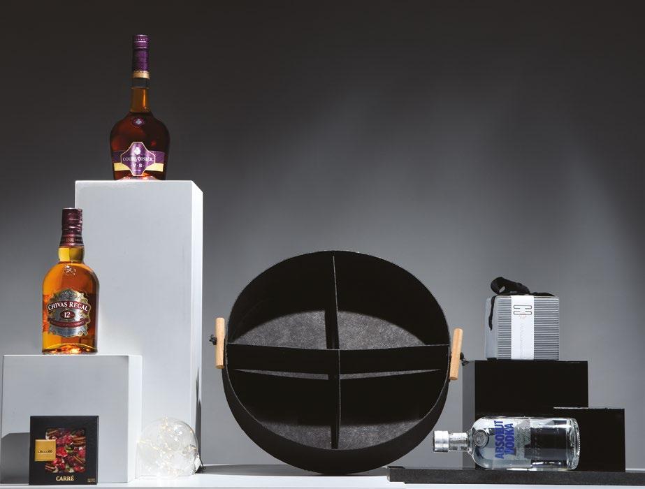 62 63 Copper Bag #1857A 1b. Simeonides Estate Merlot 0.75lt 1b. Simeonides Estate Malagouzia 0.75lt 1b. Glinavos Lefteris Brut 0.75lt 96.40 77.74 + ΤΑΧ Copper Bag #1857B 2b.